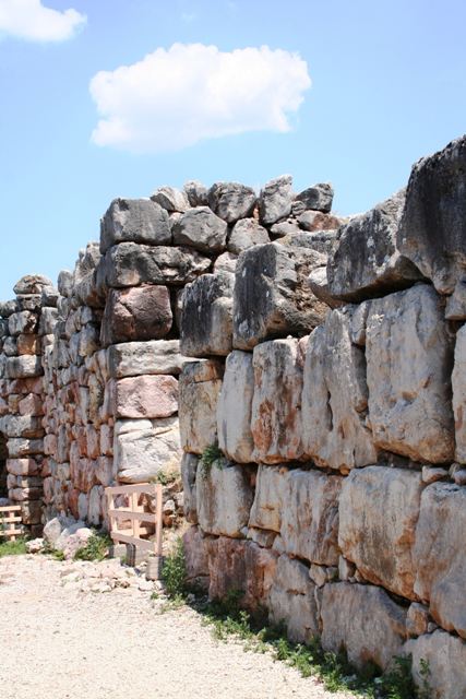 Tiryns - The interior niche by the main Eastern entrance